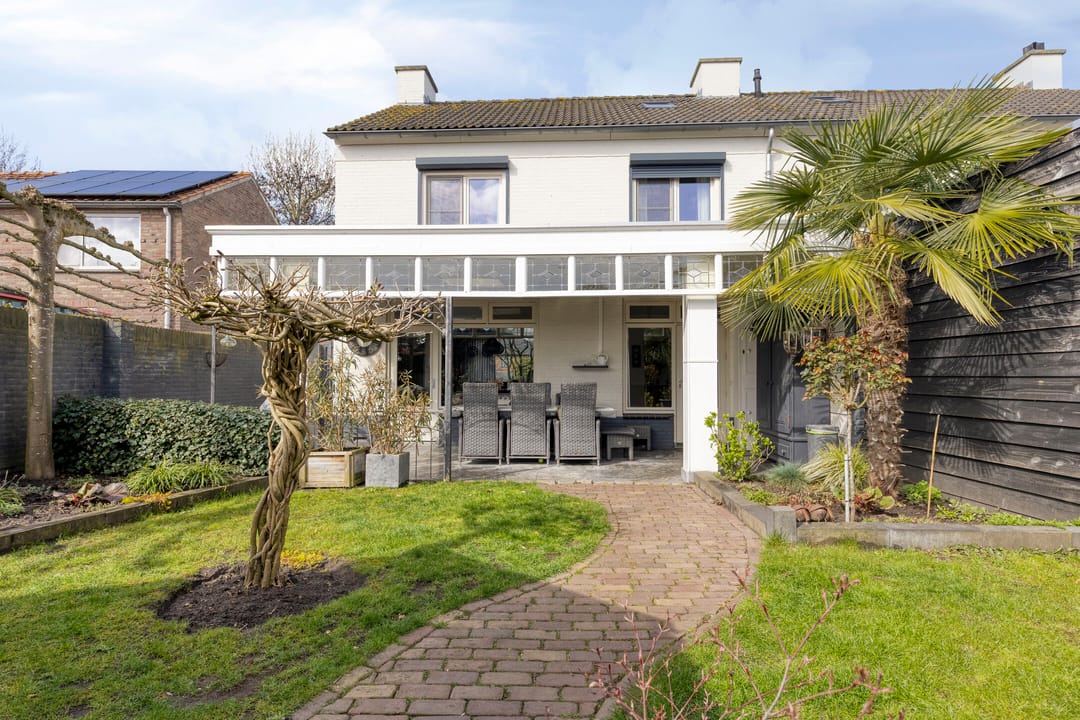 Photo 37 of Van Loëstraat 33