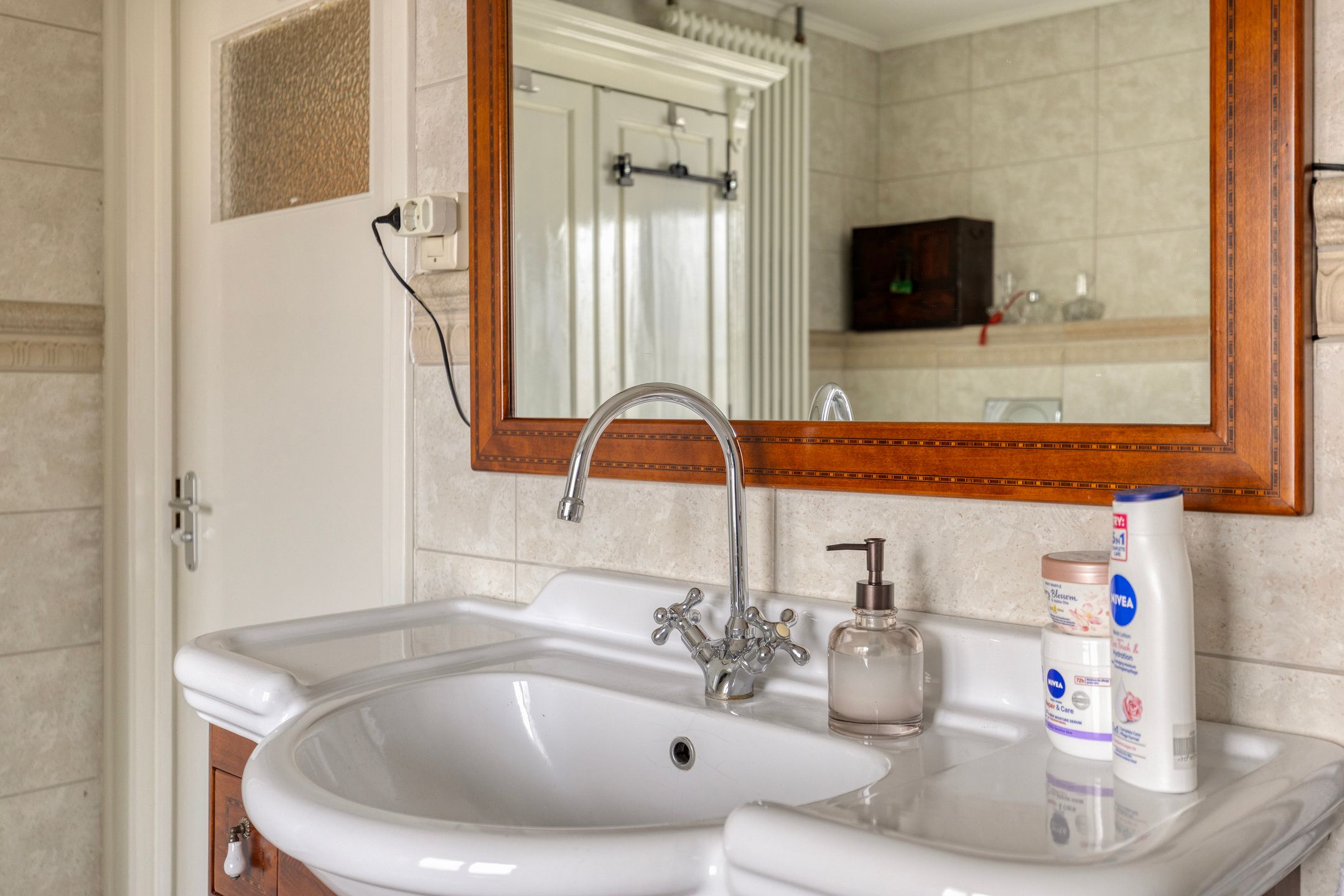 Photo 24 of Van Loëstraat 33