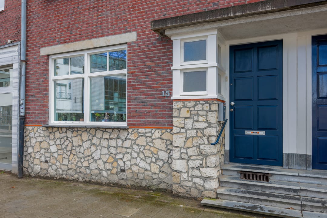 Foto 2 van Raadhuisplein 15