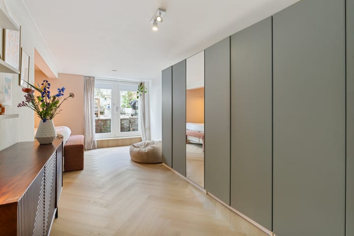 Photo 3 of Adriaanstraat 49
