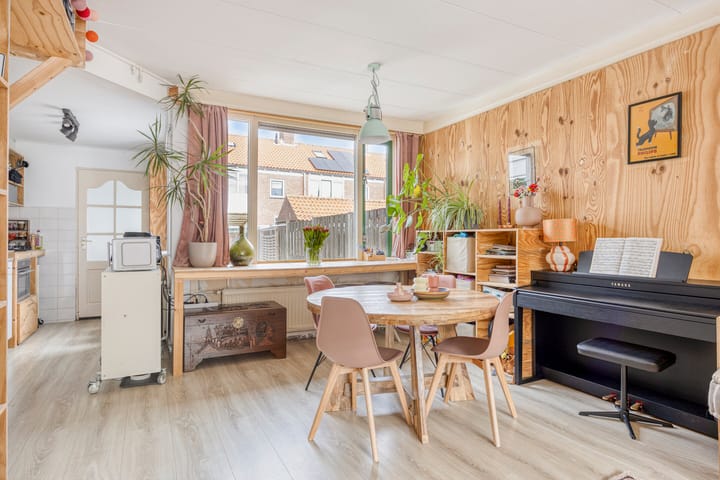 Photo 3 of Rozenstraat 18