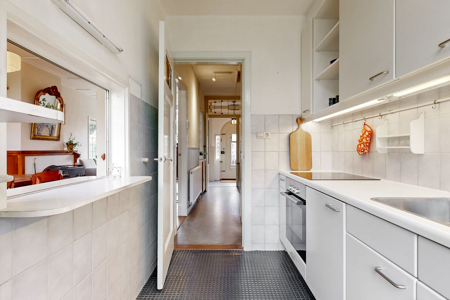 Charming 1930s Semi-Detached Home with Garage and Deep Garden — 14