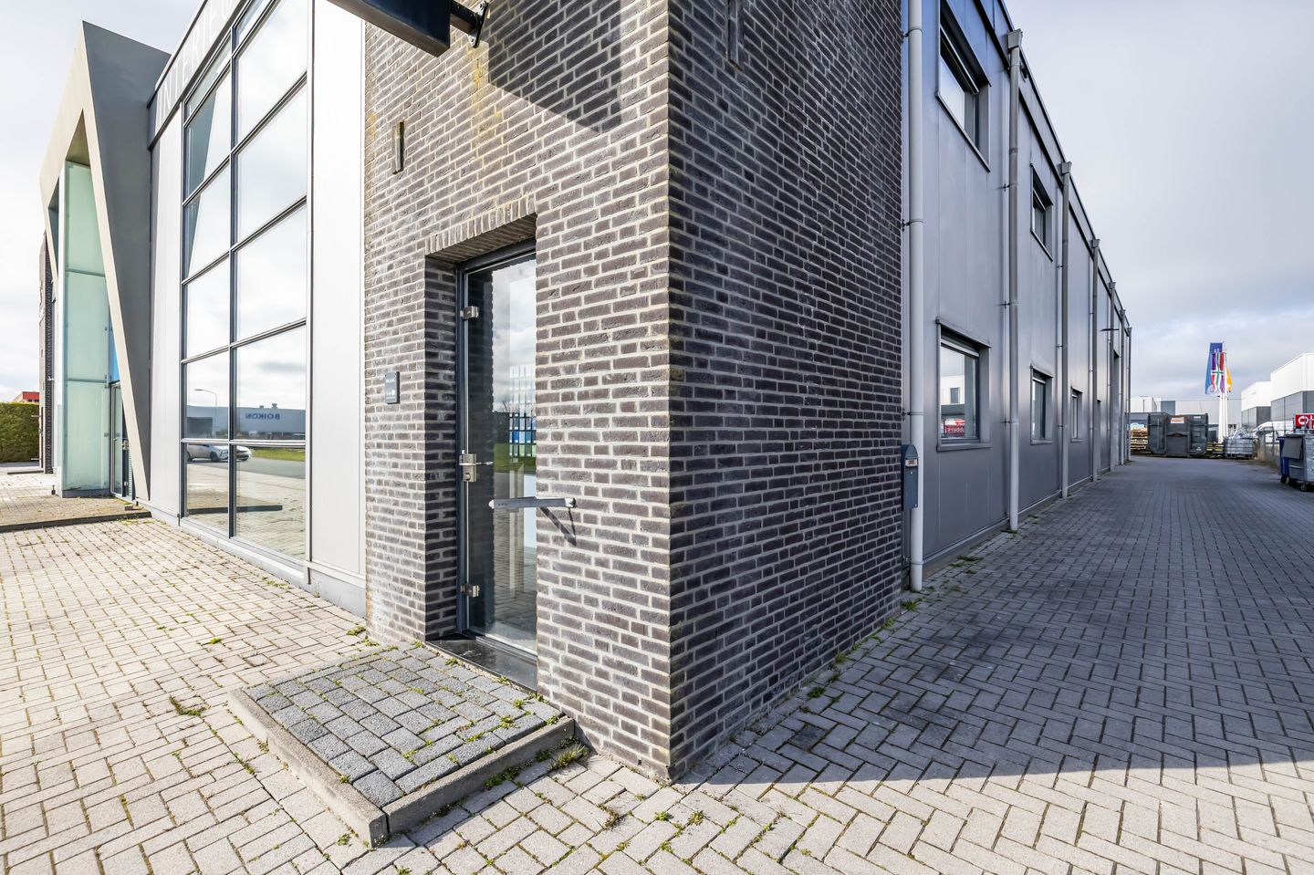 View photo 3 of Potklei 4