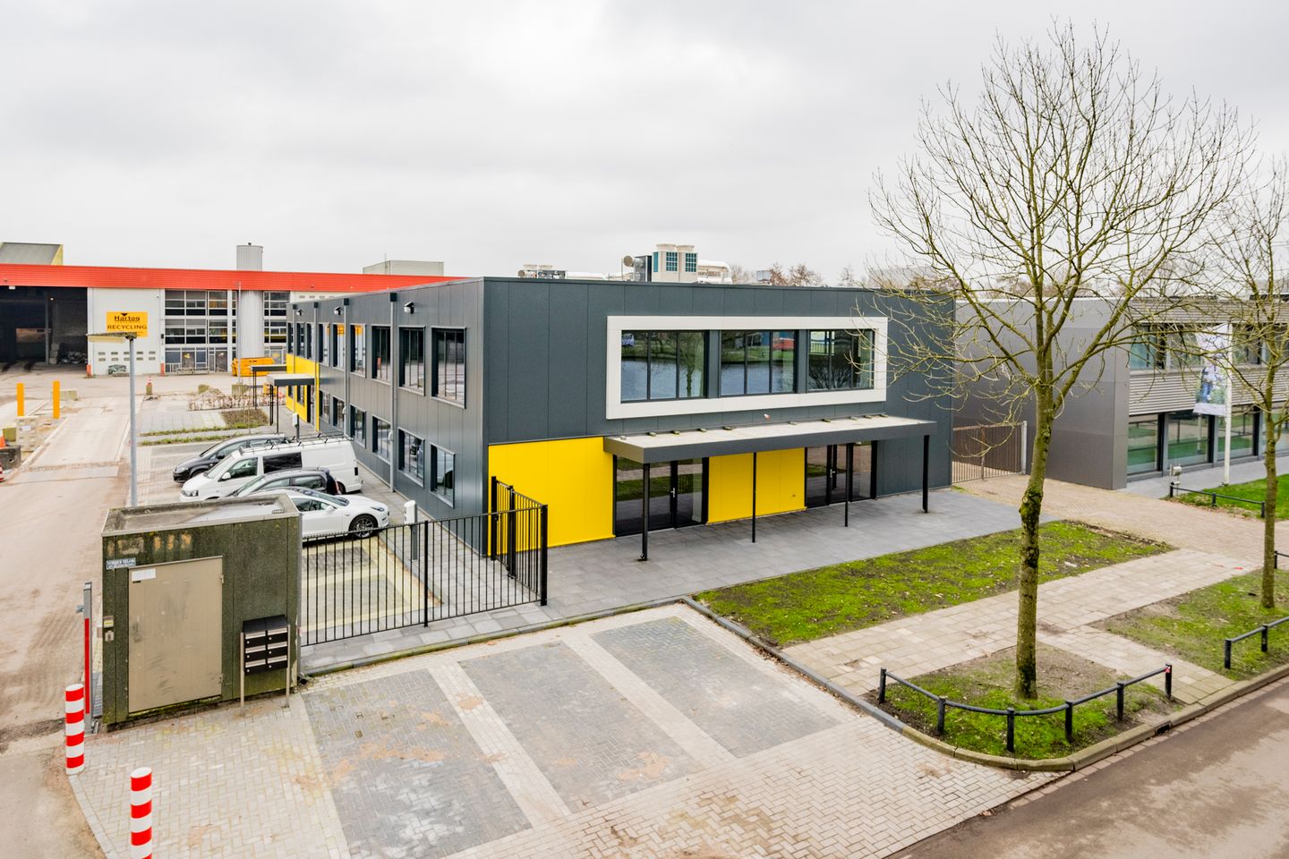 Bekijk foto 2 van Nijverheidsweg-Noord 131