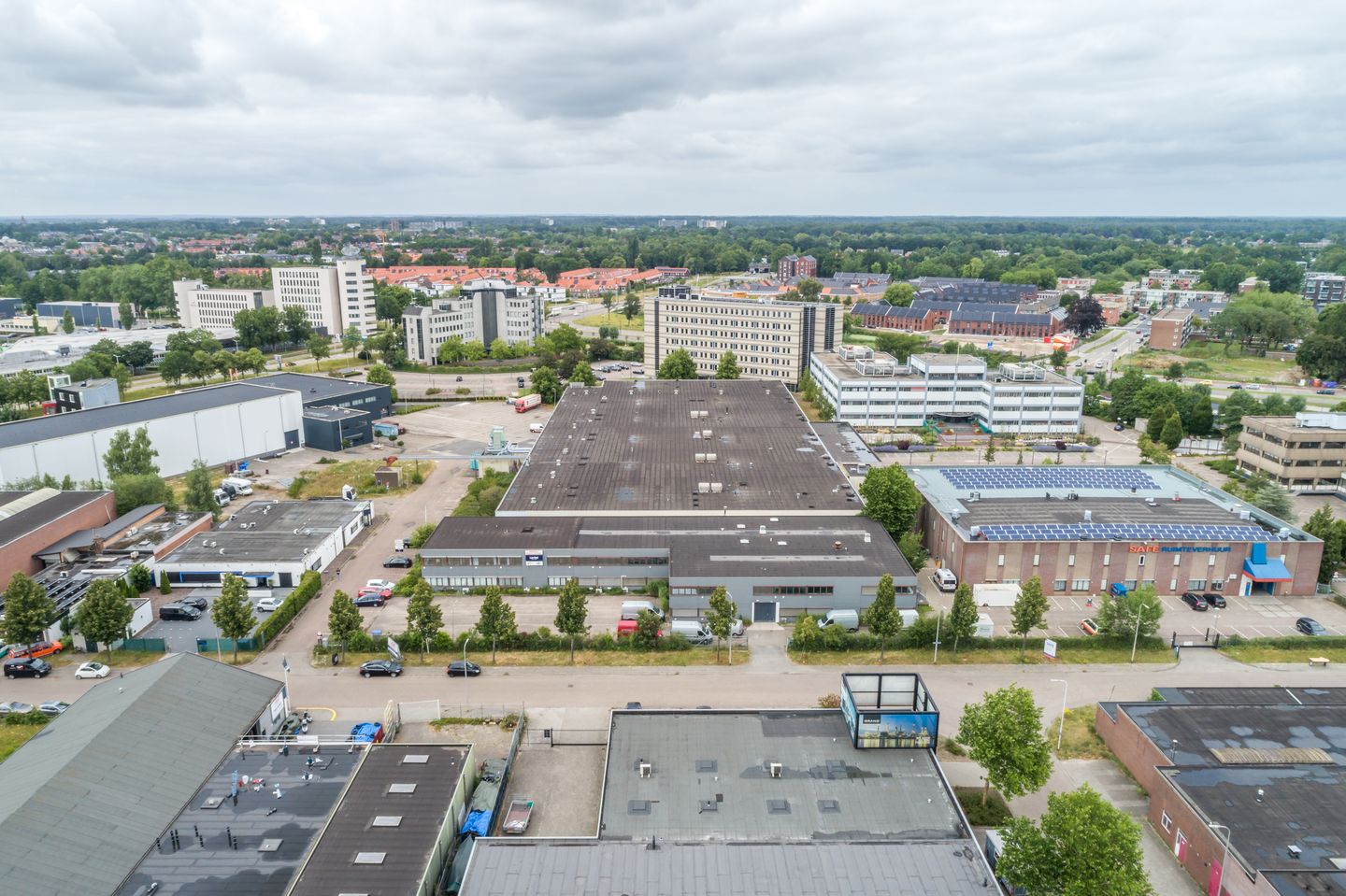 View photo 2 of Staverenstraat 13