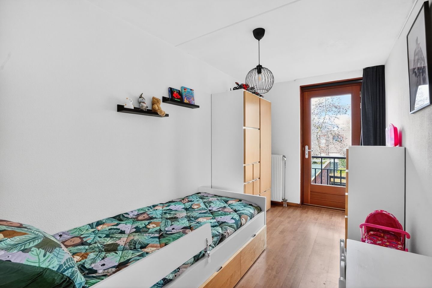 Spacious Five-Bedroom Terraced Home with Garden in Eindhoven — 29