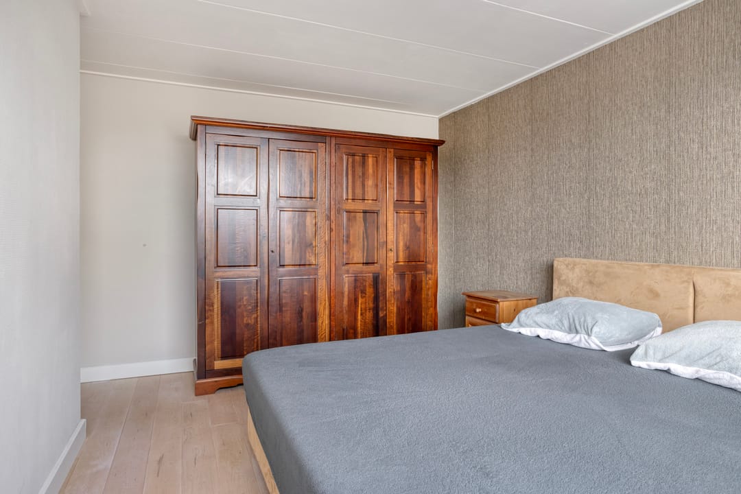 Spacious terraced house with garage and free polder view in Zierikzee — 17