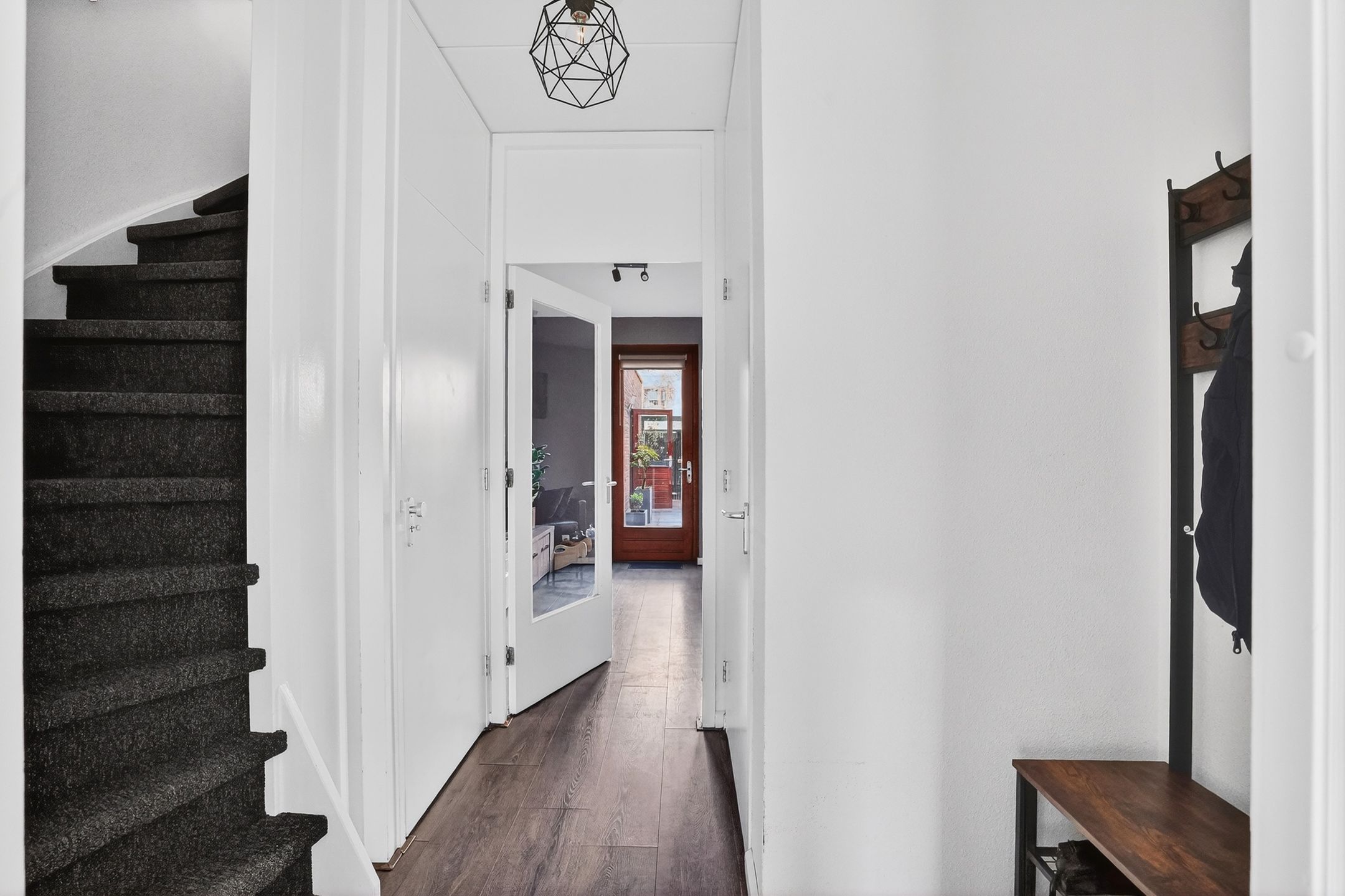 Spacious Five-Bedroom Terraced Home with Garden in Eindhoven — 15