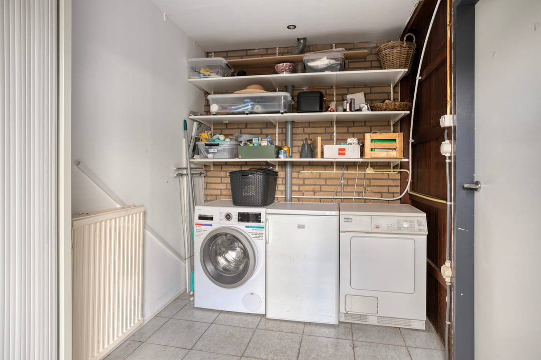 Spacious terraced house with garage and free polder view in Zierikzee — 16