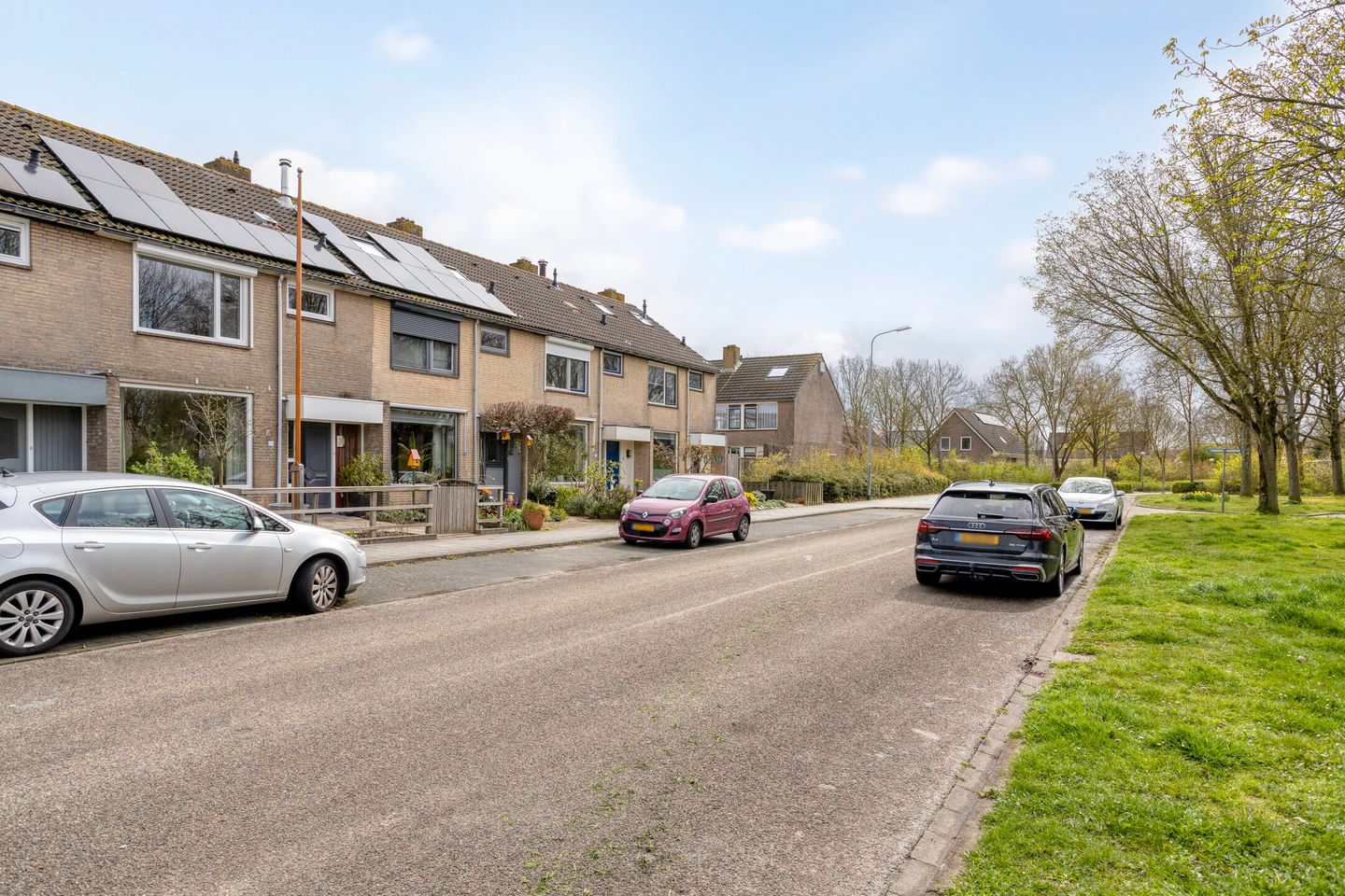 Spacious terraced house with garage and free polder view in Zierikzee — 29