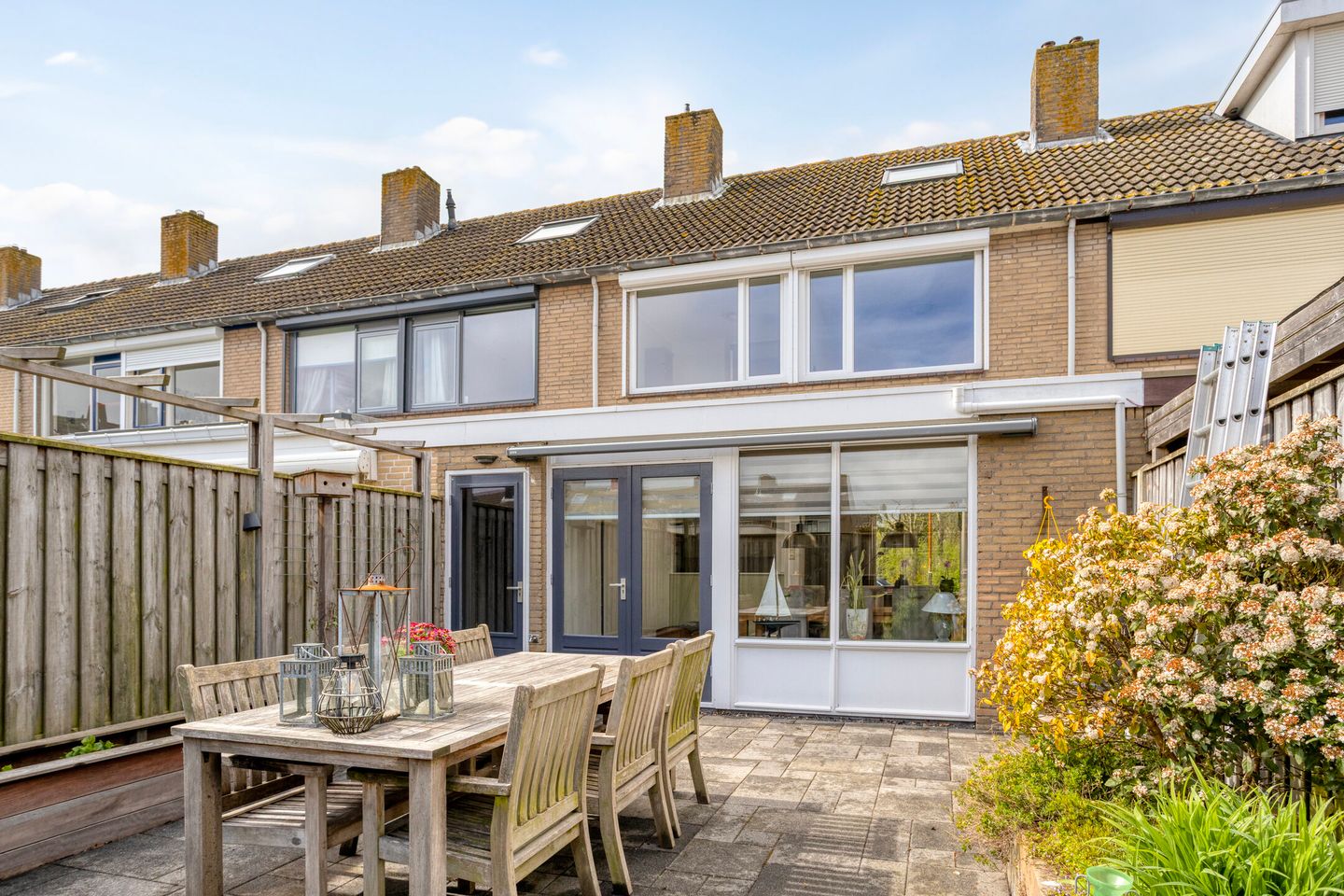 Spacious terraced house with garage and free polder view in Zierikzee — 34