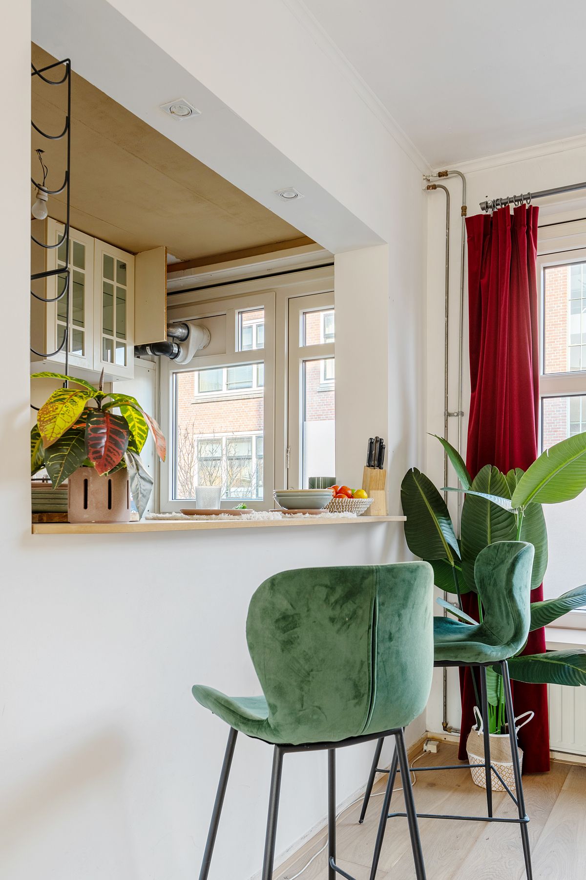 Light and well-maintained 3-room apartment with south-facing balcony in popular Bergpolder — 18