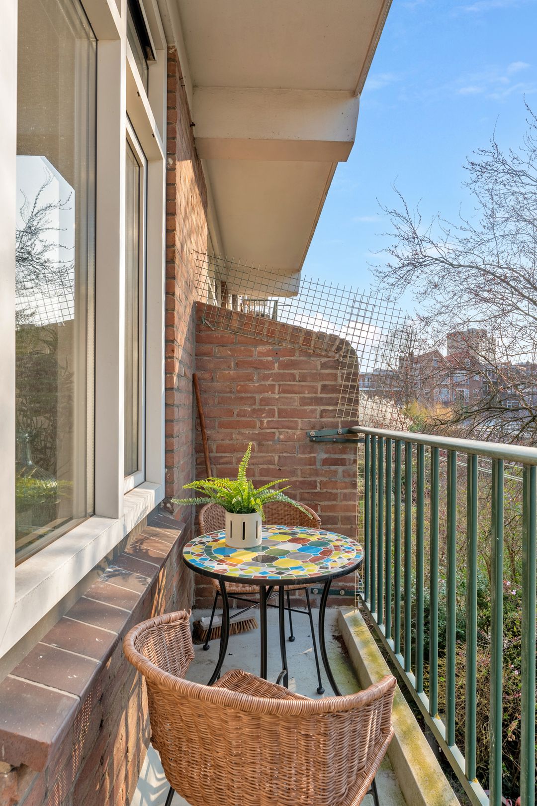 Light and well-maintained 3-room apartment with south-facing balcony in popular Bergpolder — 28