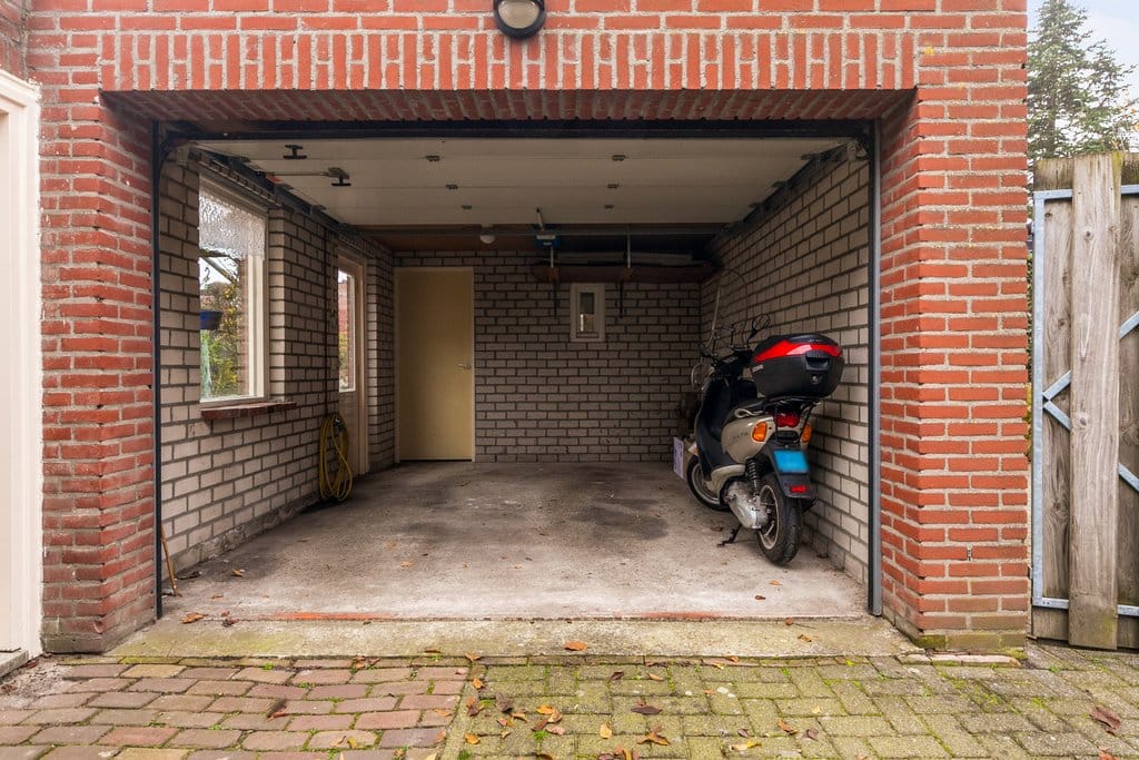 Extended semi-detached house with garage and deep garden in Gemert-Oost — 26