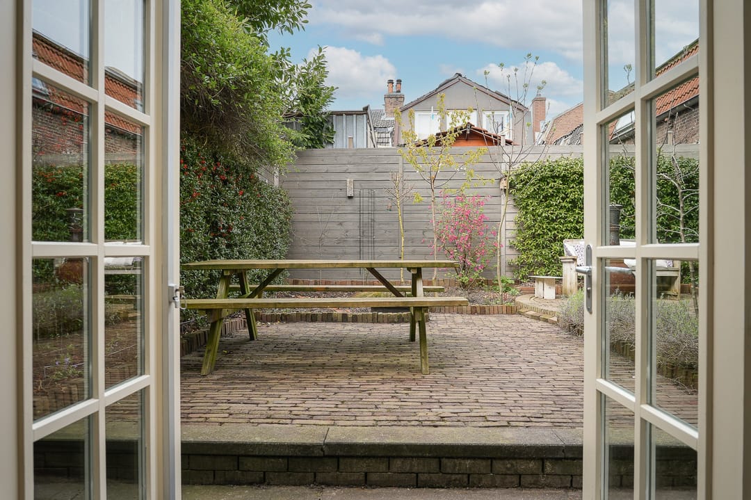 Charming historic terraced house with garage in centre of Leerdam — 13