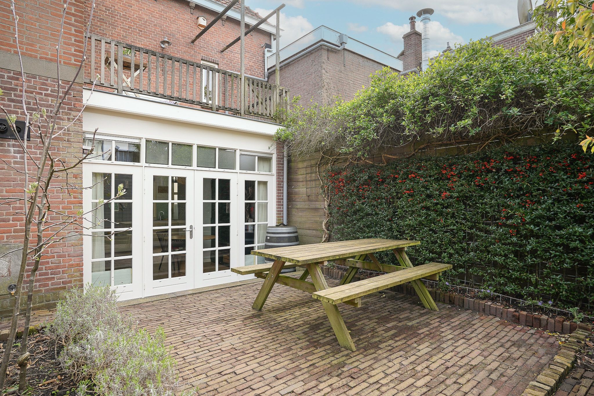 Charming historic terraced house with garage in centre of Leerdam — 39