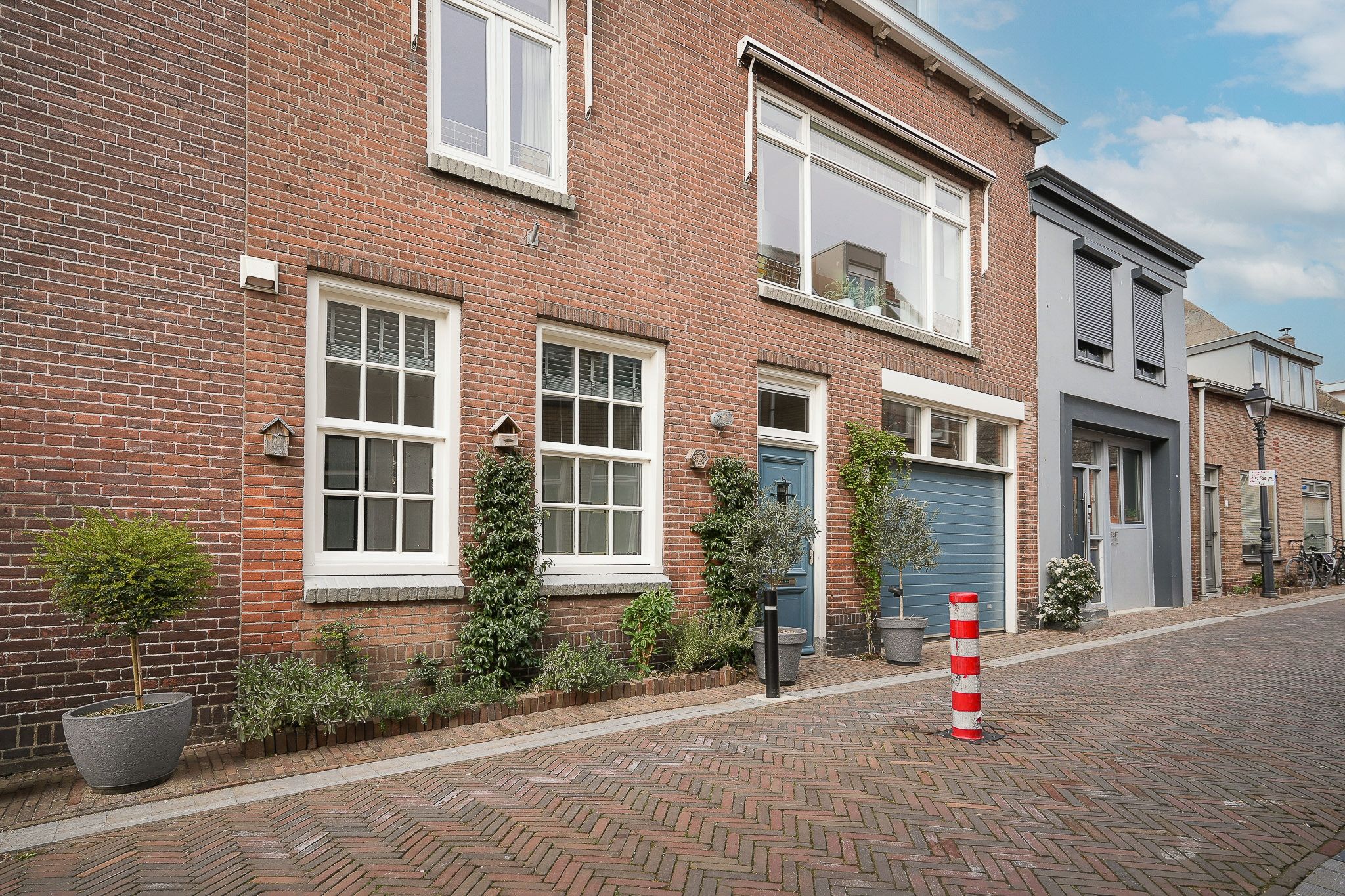 Charming historic terraced house with garage in centre of Leerdam — 45