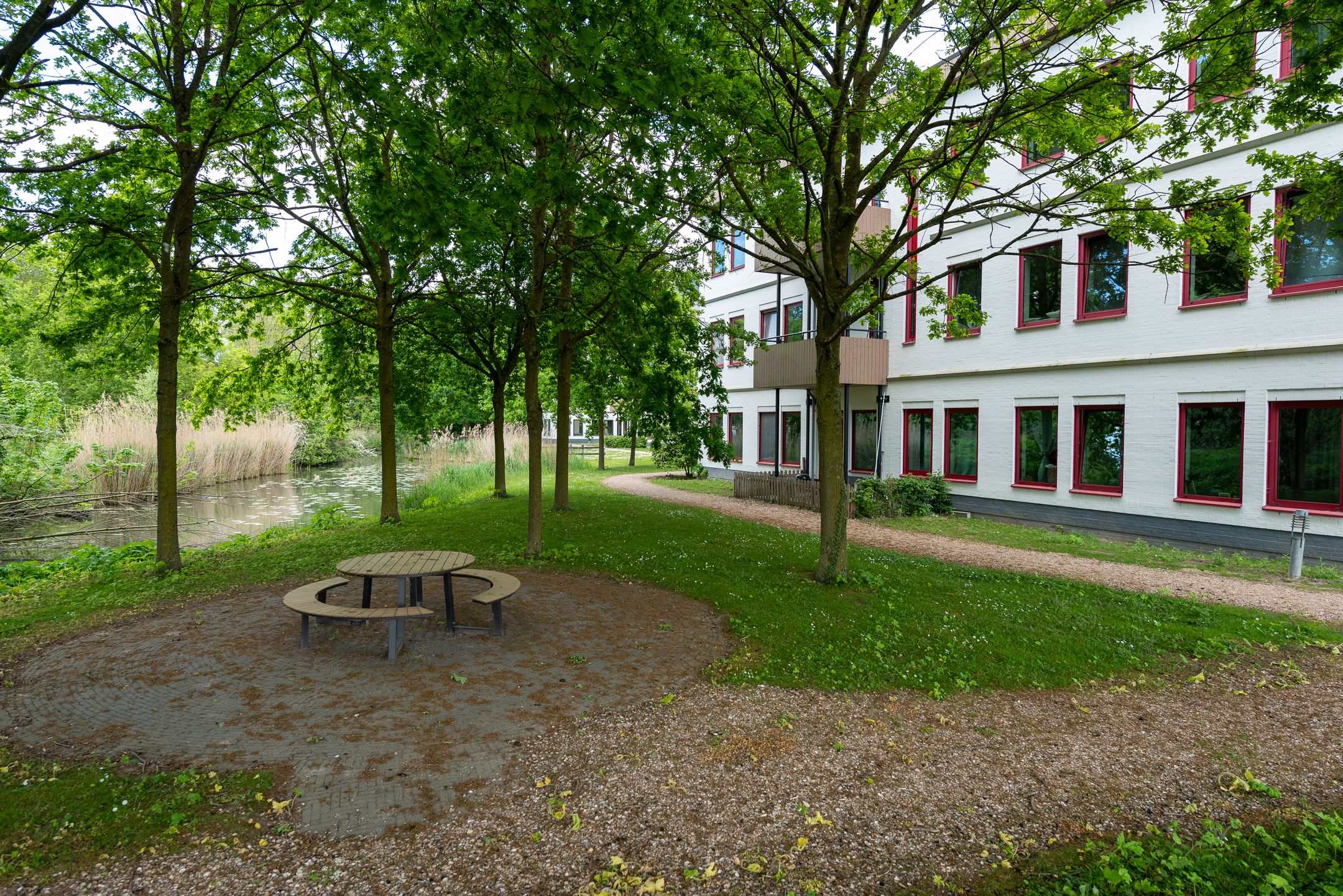 Energy-efficient turnkey apartment with private parking in green Rijnhuizen — 27