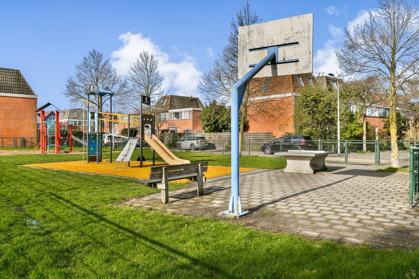 Move-in Ready Terraced Home with South-Facing Garden in Badhoevedorp — 19