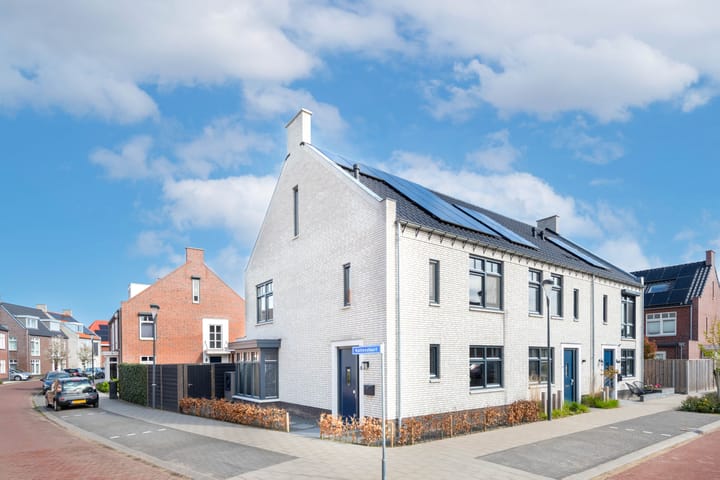 Photo 3 of Kattenstaart 4