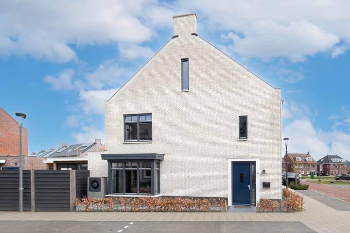 Photo 2 of Kattenstaart 4