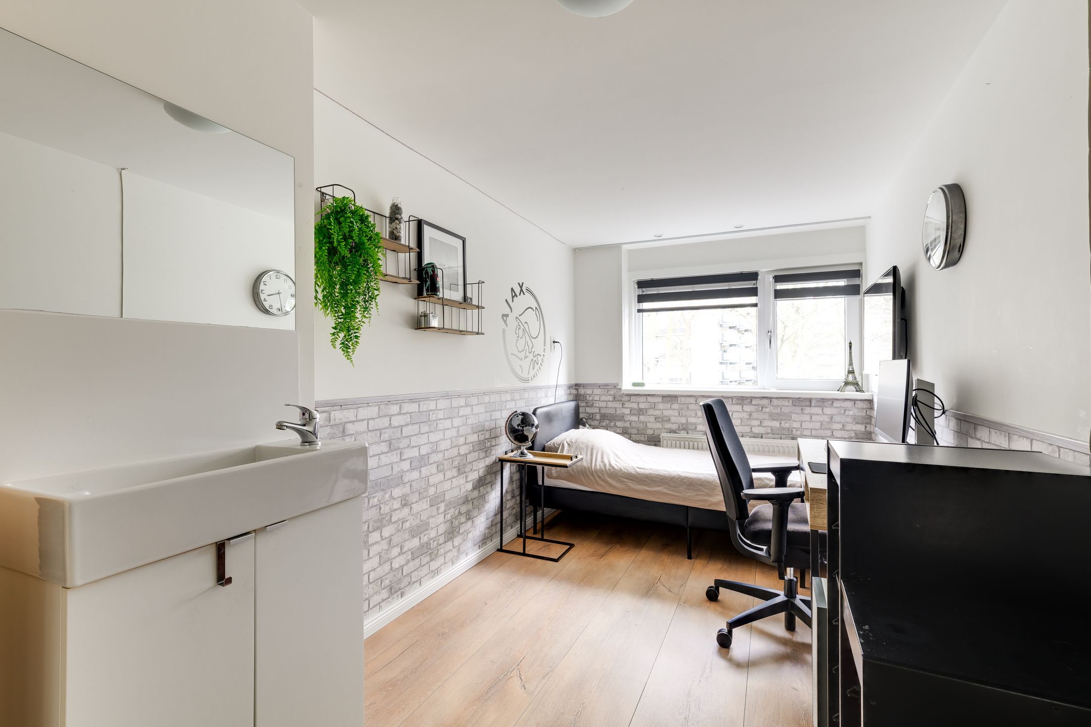 Foto 15 van Venestraat 97