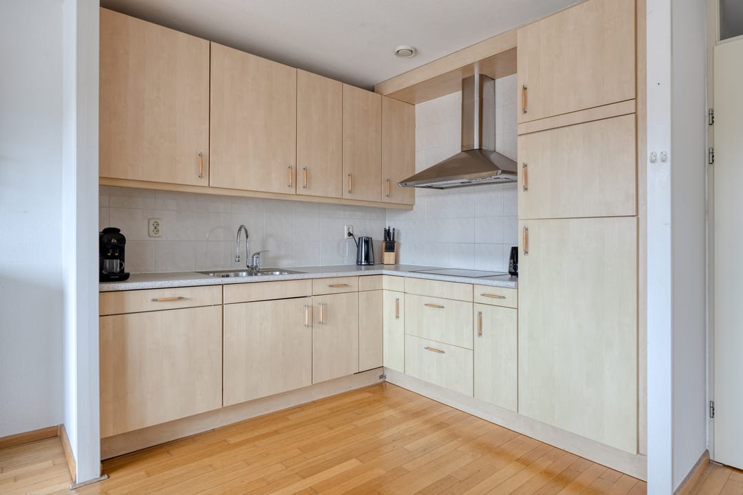 Photo 11 of Zeshoven 39