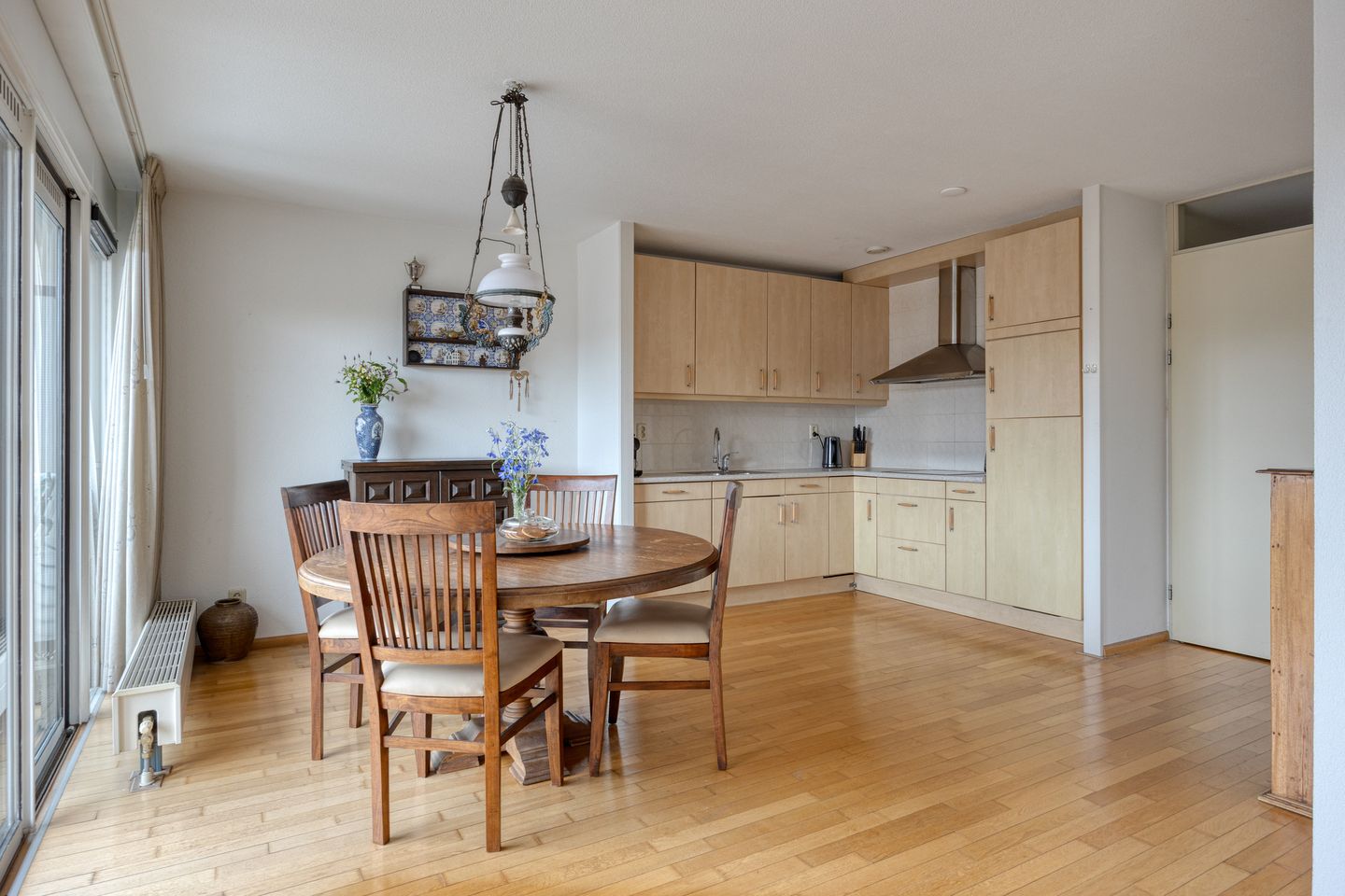 Photo 10 of Zeshoven 39