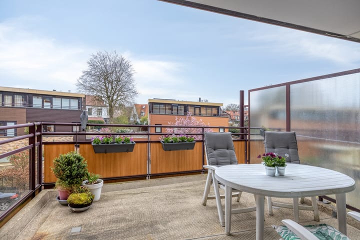 Photo 3 of Zeshoven 39