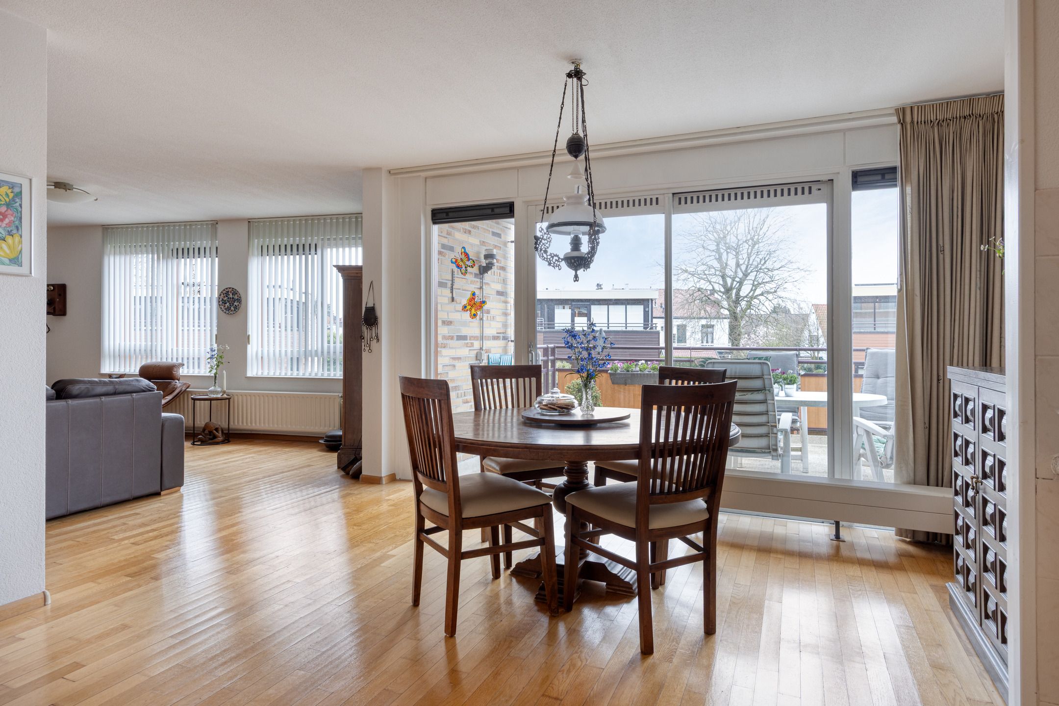 Photo 12 of Zeshoven 39