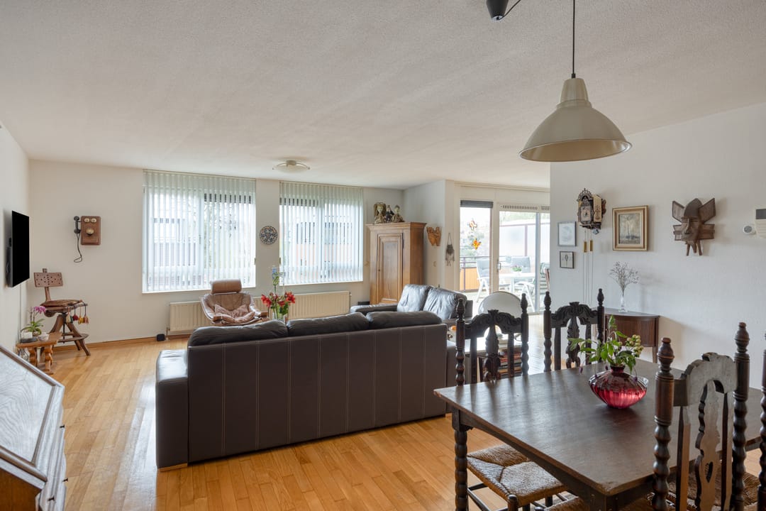 Photo 7 of Zeshoven 39