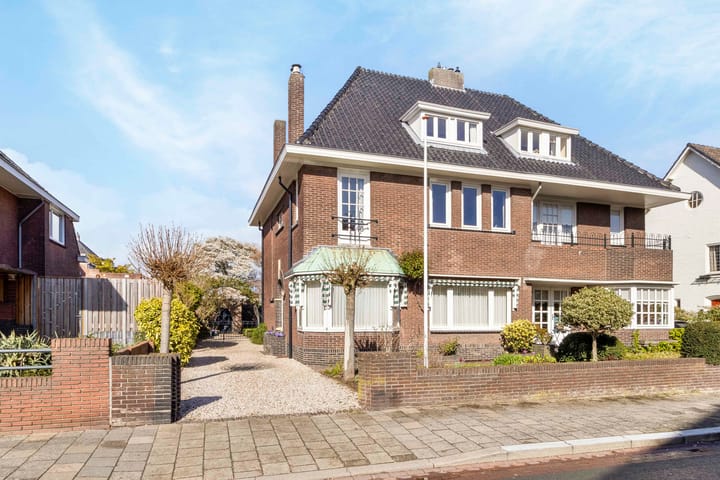 Photo 2 of Bisschop Schrijnenstraat 3