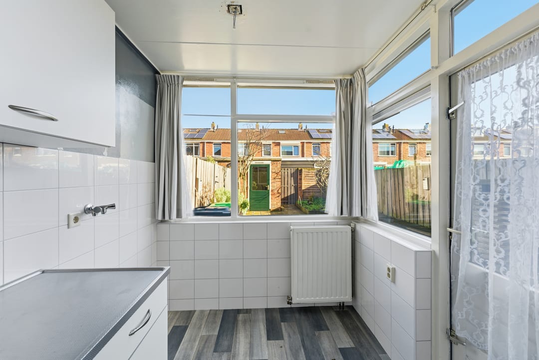 Photo 7 of Leeghwaterstraat 84