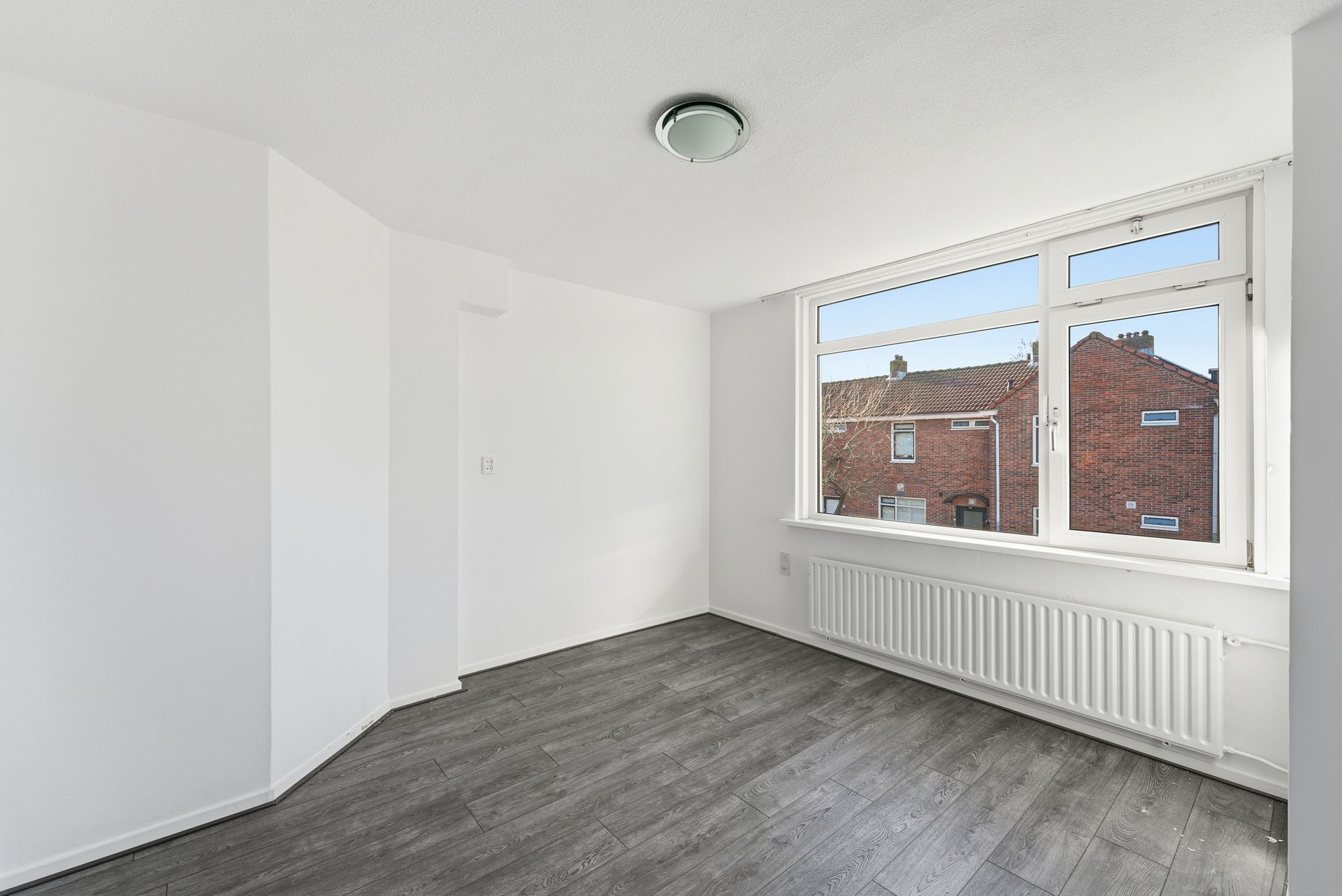 Photo 12 of Leeghwaterstraat 84