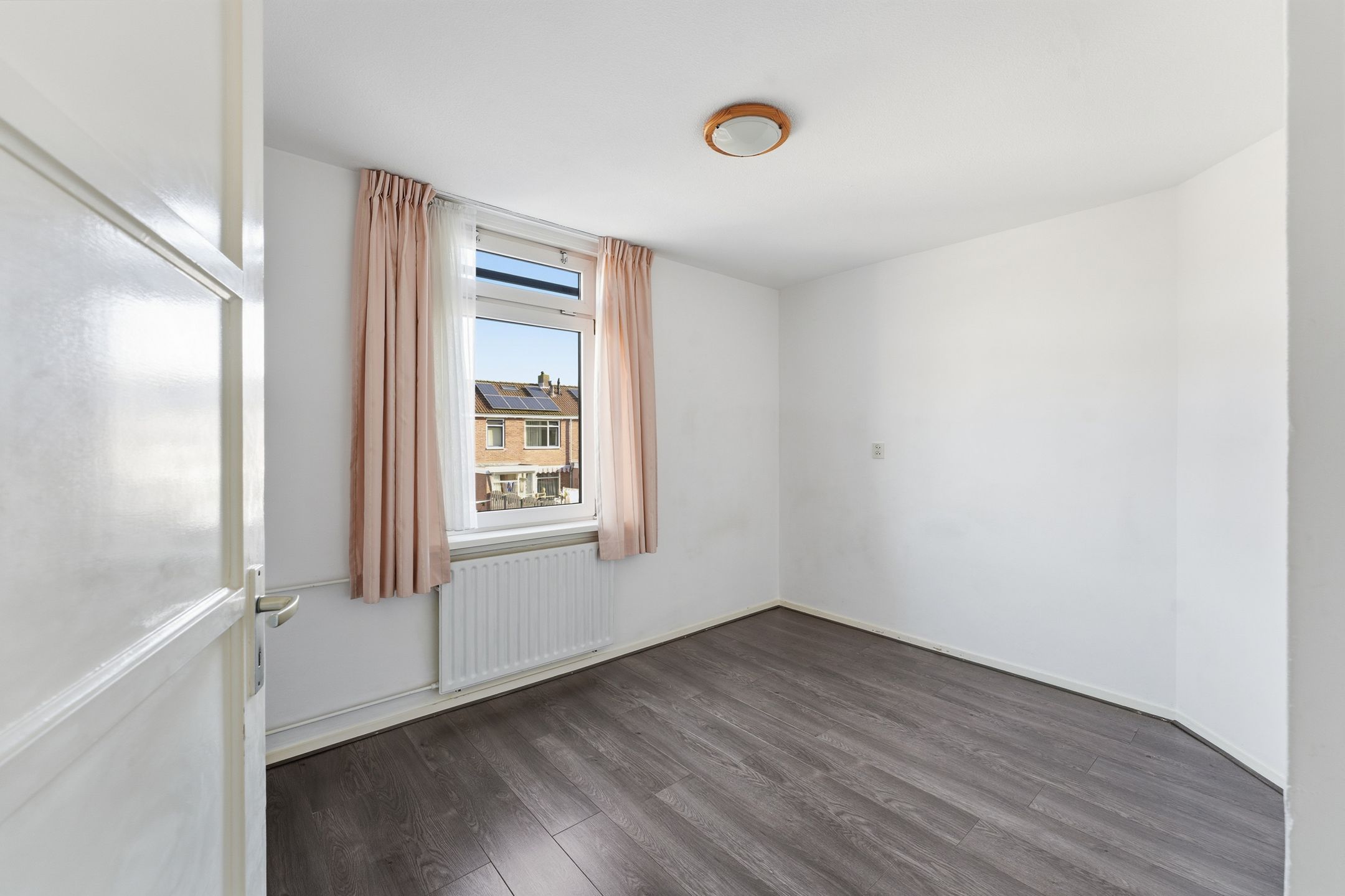 Photo 15 of Leeghwaterstraat 84