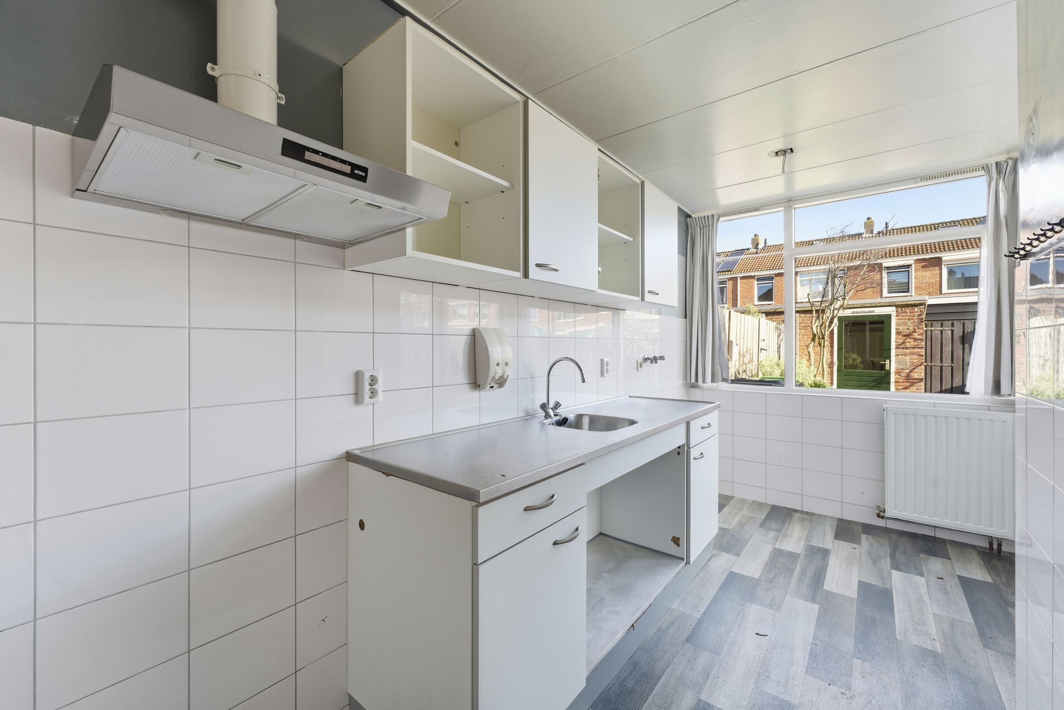 Photo 6 of Leeghwaterstraat 84