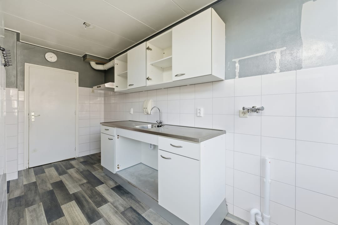 Photo 8 of Leeghwaterstraat 84