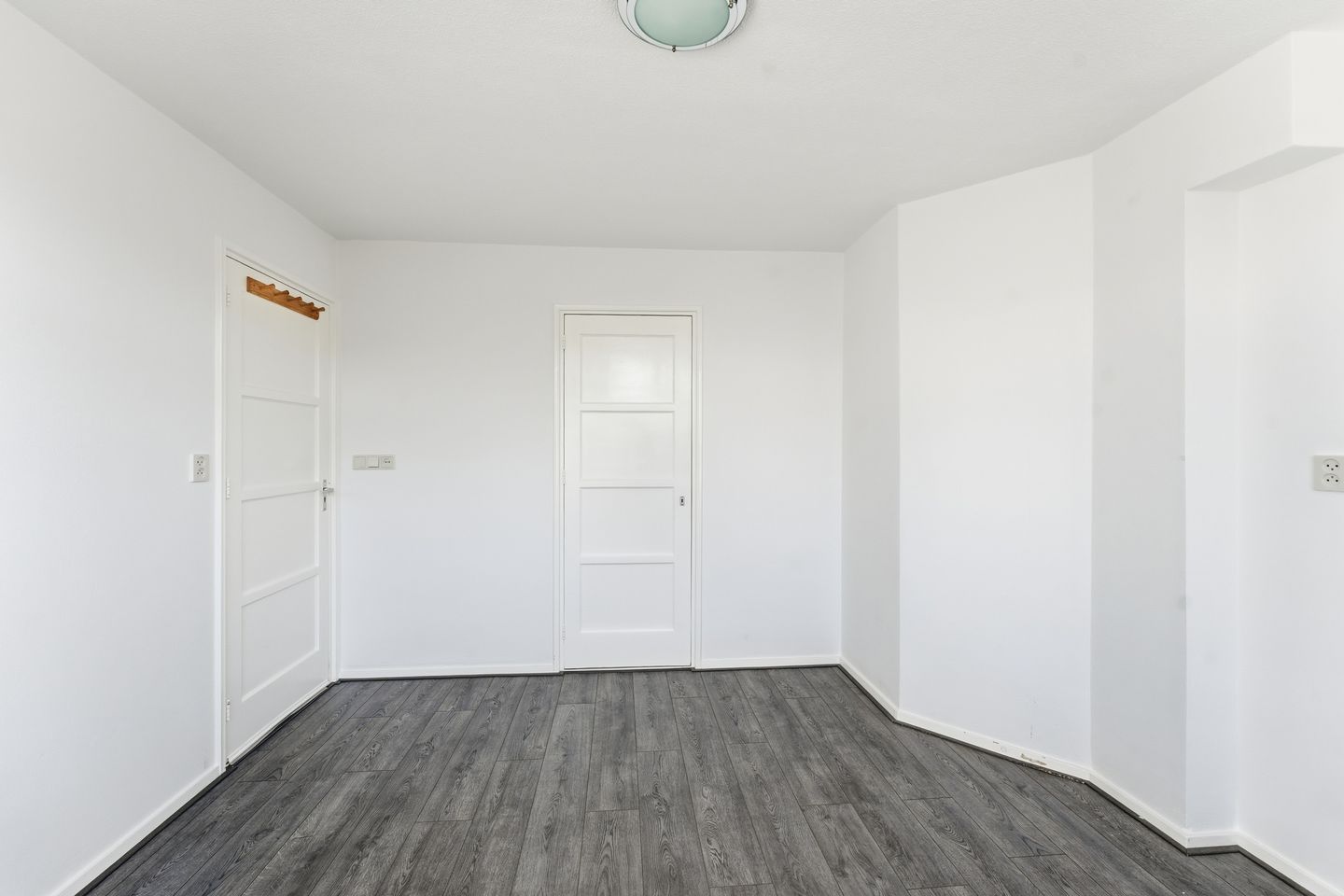 Photo 14 of Leeghwaterstraat 84