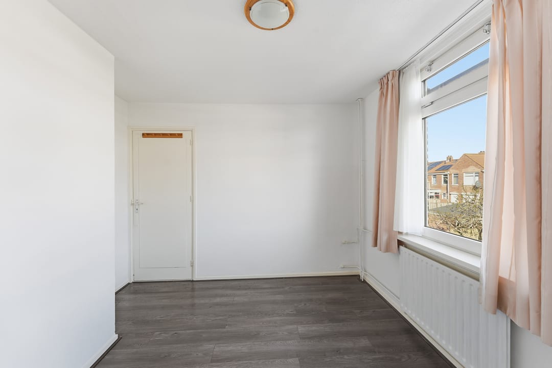 Photo 16 of Leeghwaterstraat 84