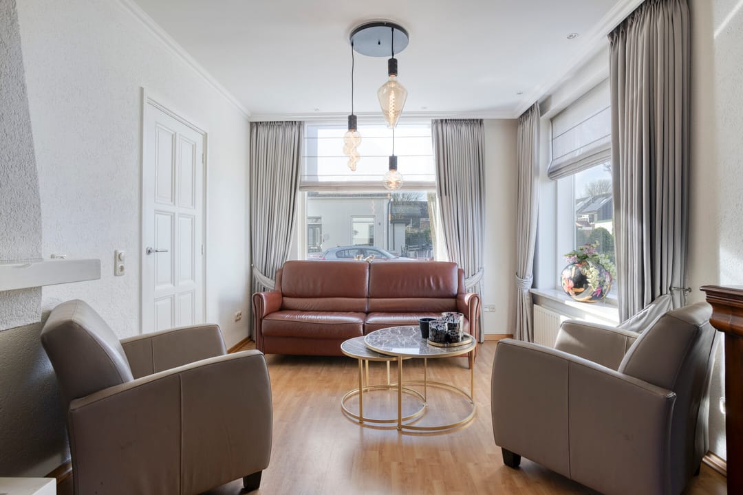 Foto 2 van van Riebeeckstraat 4