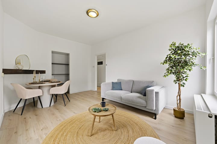 Photo 2 of Wognumstraat 8