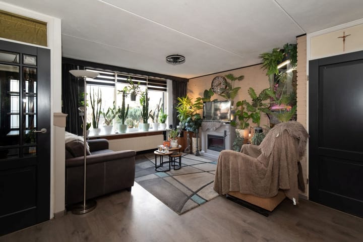 Foto 5 van Weegbree 5