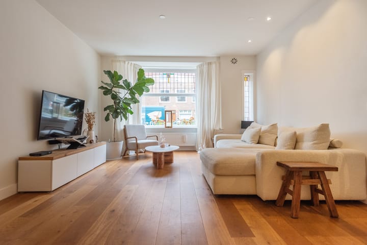 Photo 2 of Van Walbeeckstraat 103-H