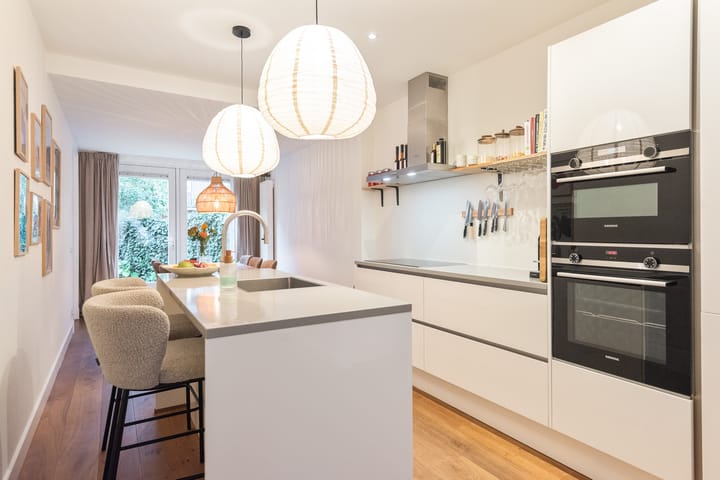 Photo 3 of Van Walbeeckstraat 103-H