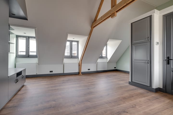 Photo 2 of Zeedijk 38-B