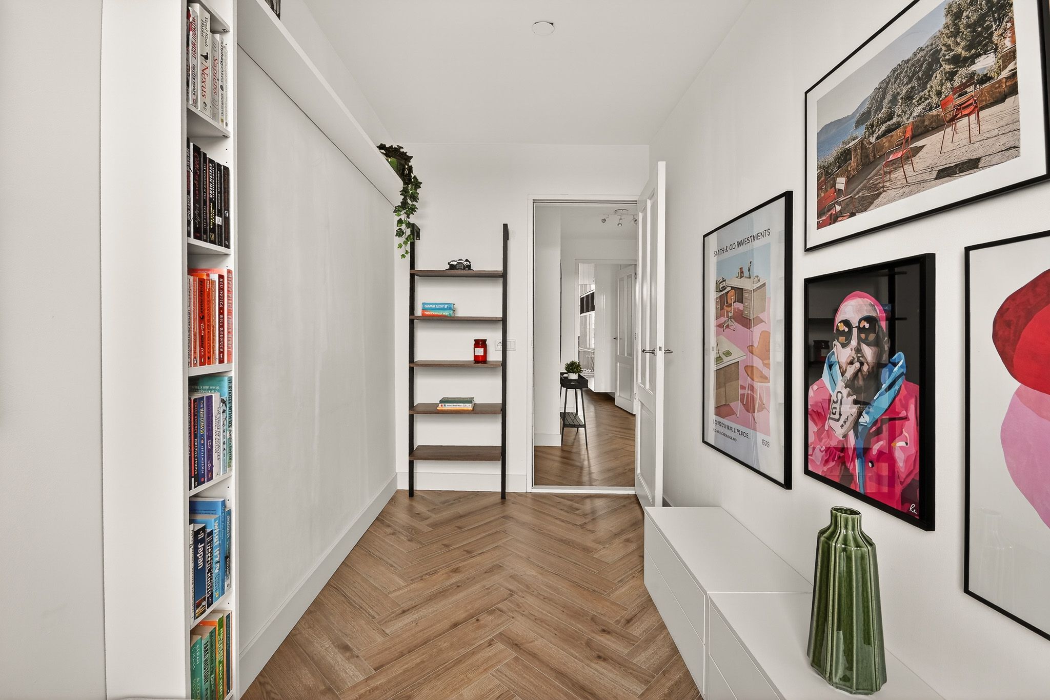 Bright Apartment with Open Water Views in Amsterdam Centre — 21