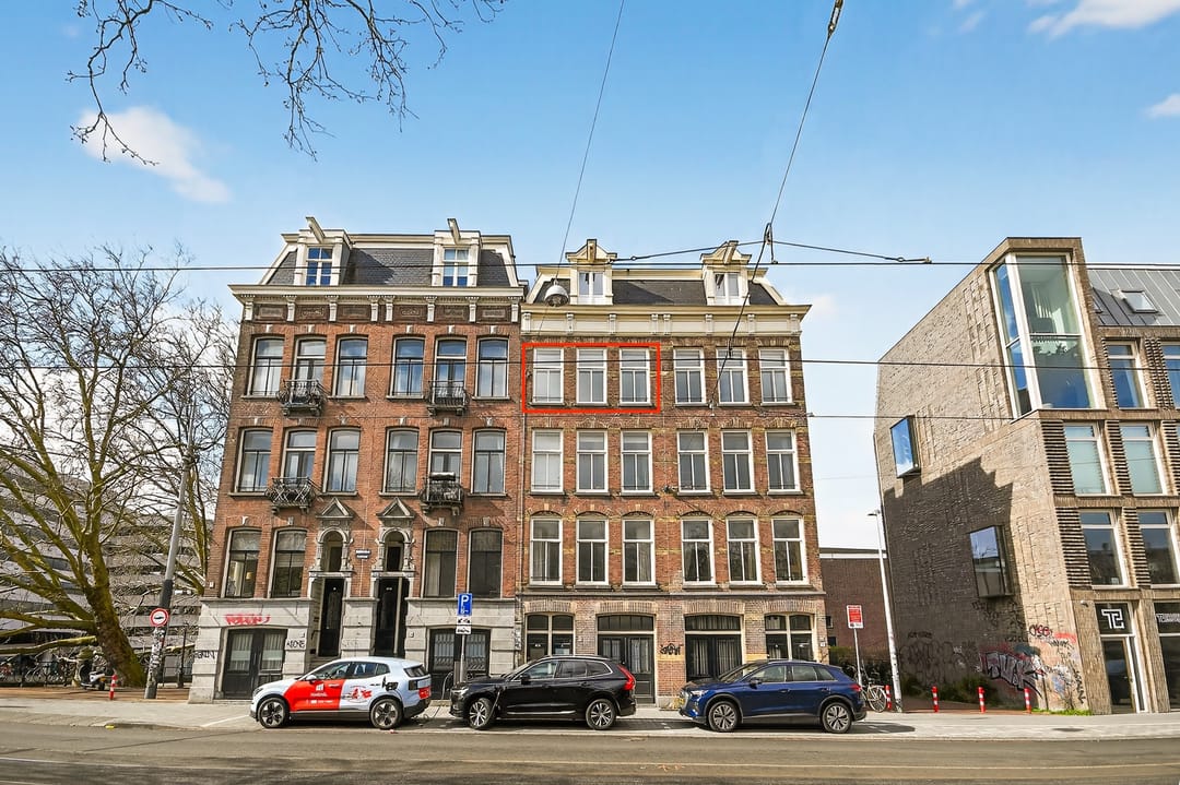Bright Apartment with Open Water Views in Amsterdam Centre — 26