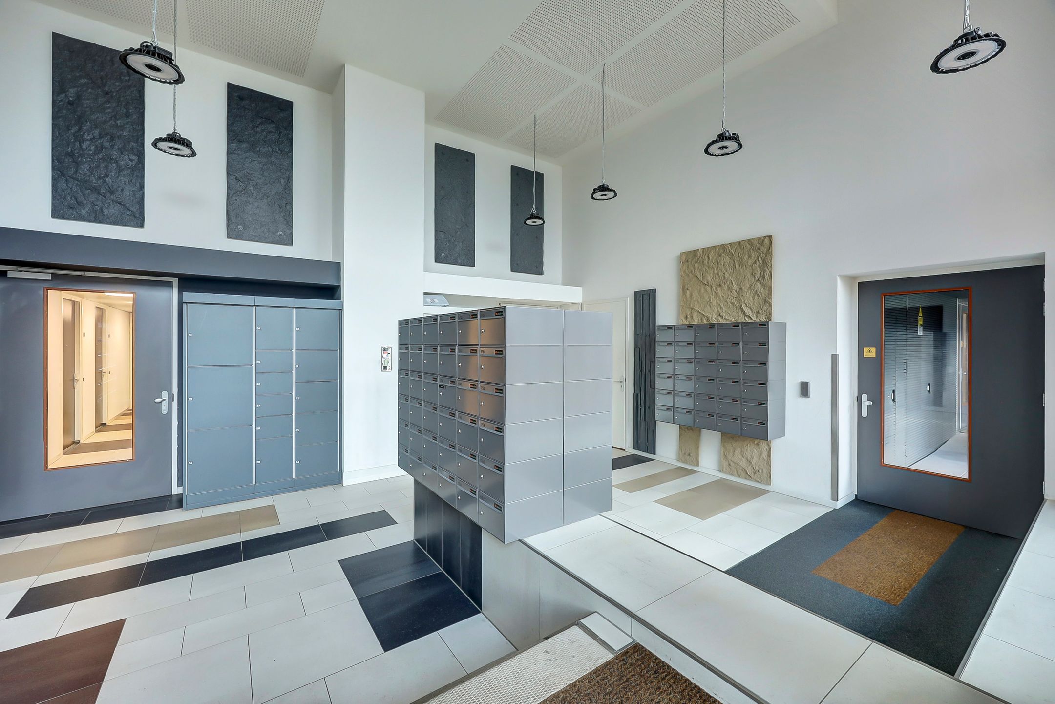 Photo 12 of Waldorpstraat 1622