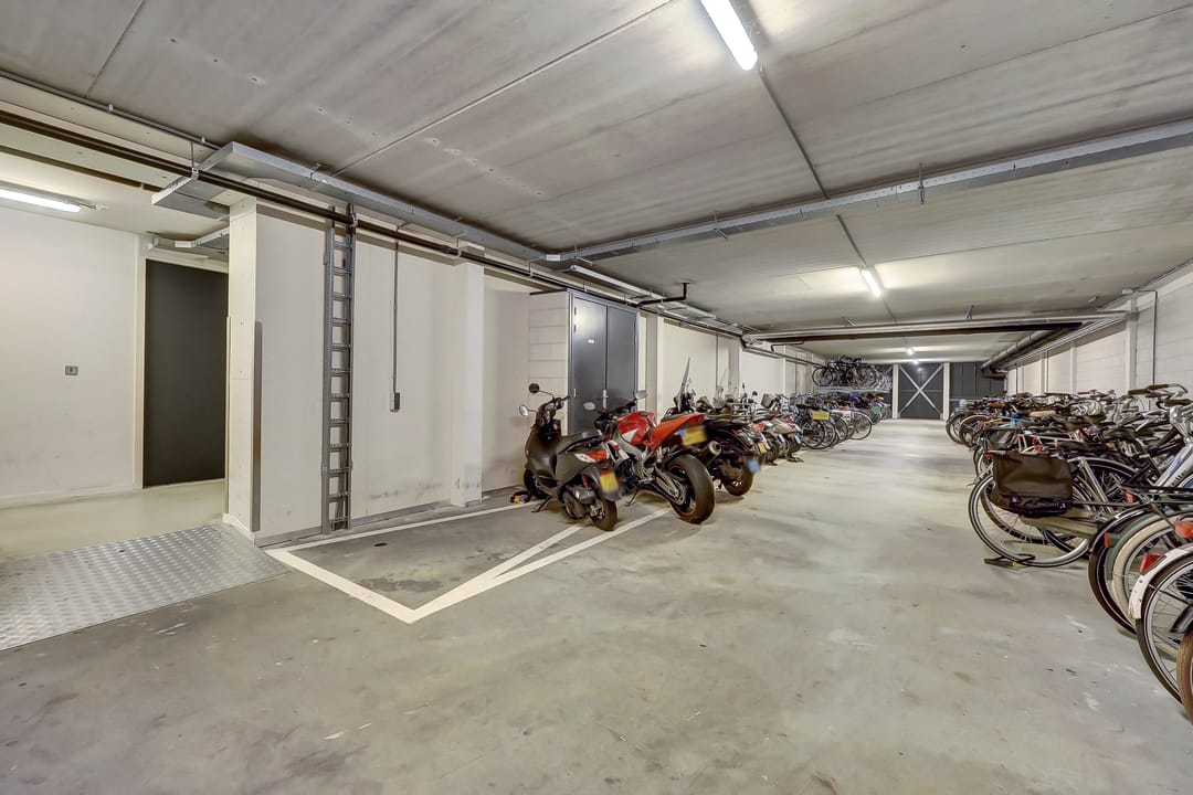 Photo 31 of Waldorpstraat 1622