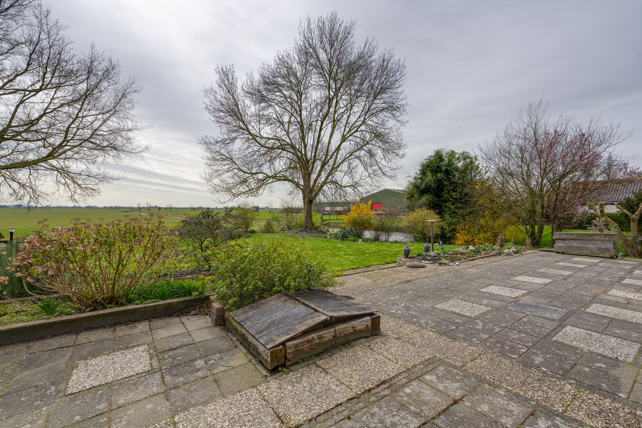 Photo 36 of Grosthuizen 83-A